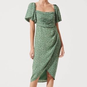 ISO!!! ASTR The Label Square Neck Bubble Sleeve Dress